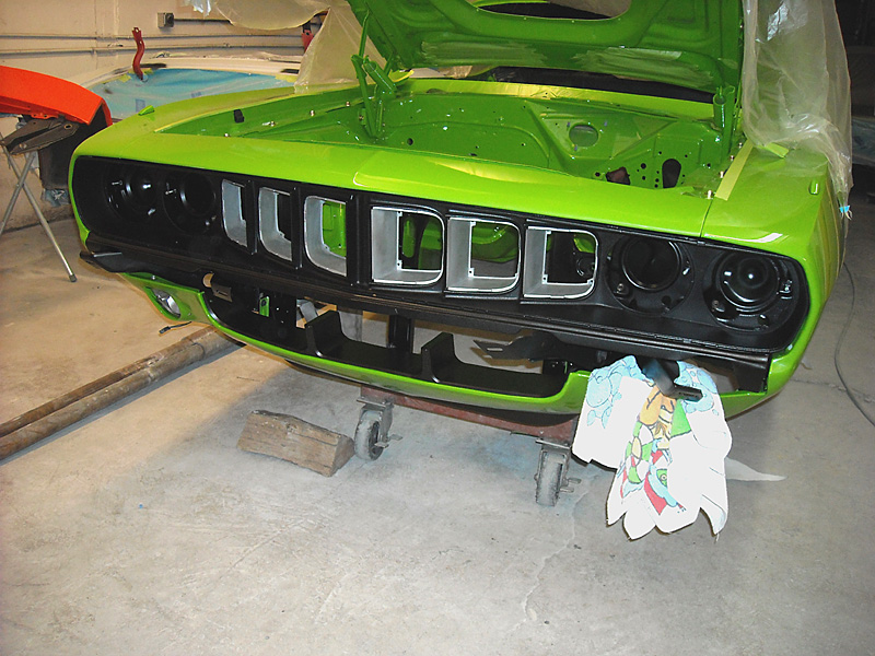 fitting_front_grill