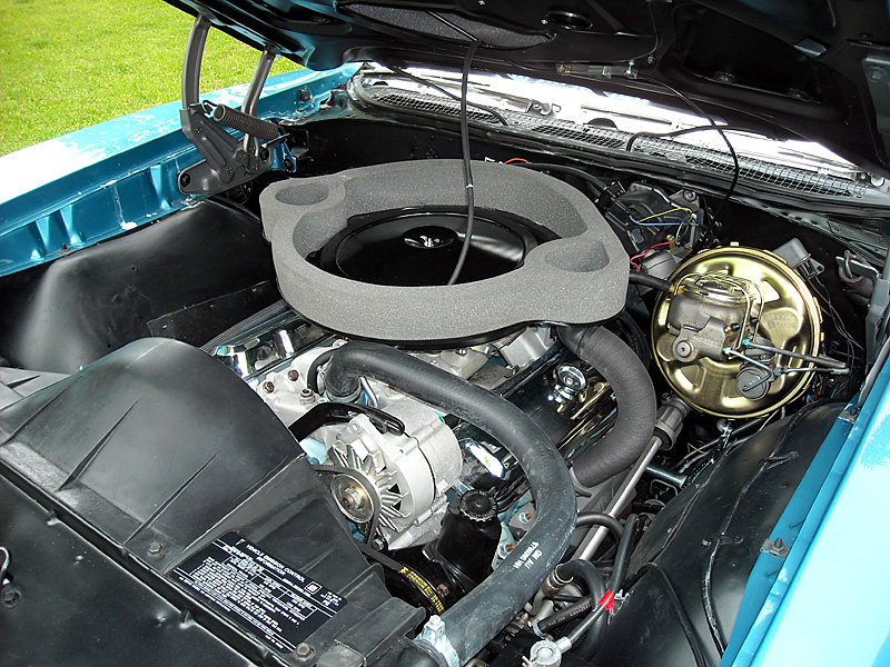 ram_air_IV_engine_bay