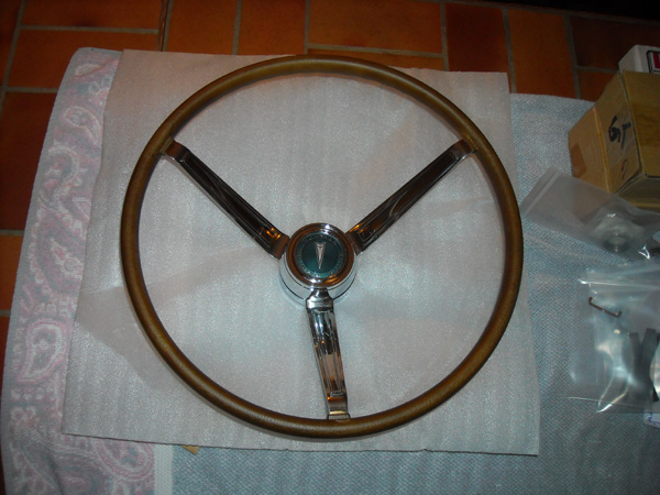 sport_GTO_steering_wheel